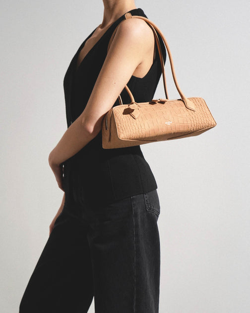 【関税&送料込】Alaia Le Teckel Medium Handbag In Smooth Lea ALAÏA NATURAL LE TECKEL MEDIUM BAG IN GOATSKIN | ALAÏA CH