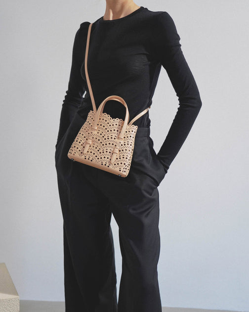 【ALAIA直営店】SAC MINA 20 EN CUIR VIENNE VAGUE ALAÏA Black Mina 20 Bag In Vienne Wave Lux Calfskin | ALAÏA CH