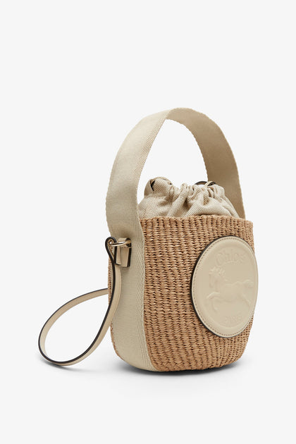 CHLOE(クロエ) HORSE MEDAL BUCKET BAG SMALL [正規品/関税込] Chloé Small Horse Medal Basket In Natural Fibers | Chloé US