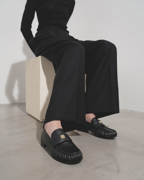 Givenchy | 4G black leather loafers | Savannahs
