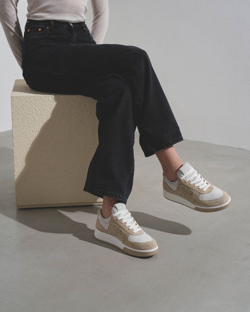 スニーカー Givenchy Two-Tone Suede G4 Sneakers Givenchy Two-tone Suede G4 Sneakers | italist