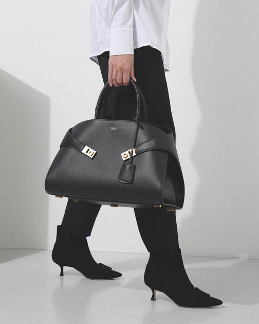 FERRAGAMO Hug Large Tote Bag ブラック Ferragamo Men's Hug Leather Tote Bag - Bergdorf Goodman