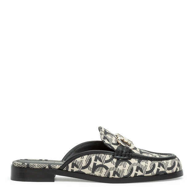 Salvatore Ferragamo　アスコットタイ s-l1200.jpg