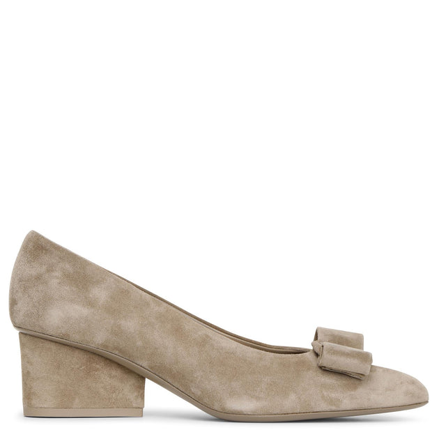 Salvatore Ferragamo Vivaフラットバンプス　サイズ9 Ferragamo | Viva patent black leather flats | Savannahs