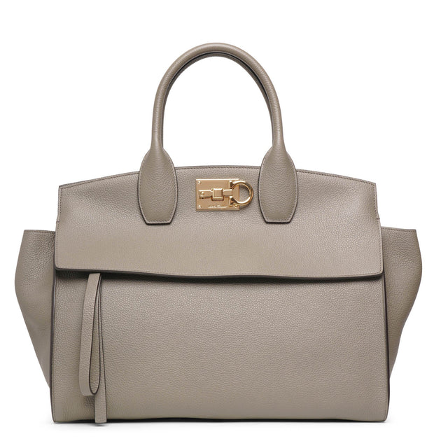 SALVATORE FERRAGAMO スタシオトトハック 211772752737 001 Salvatore Ferragamo – Trip