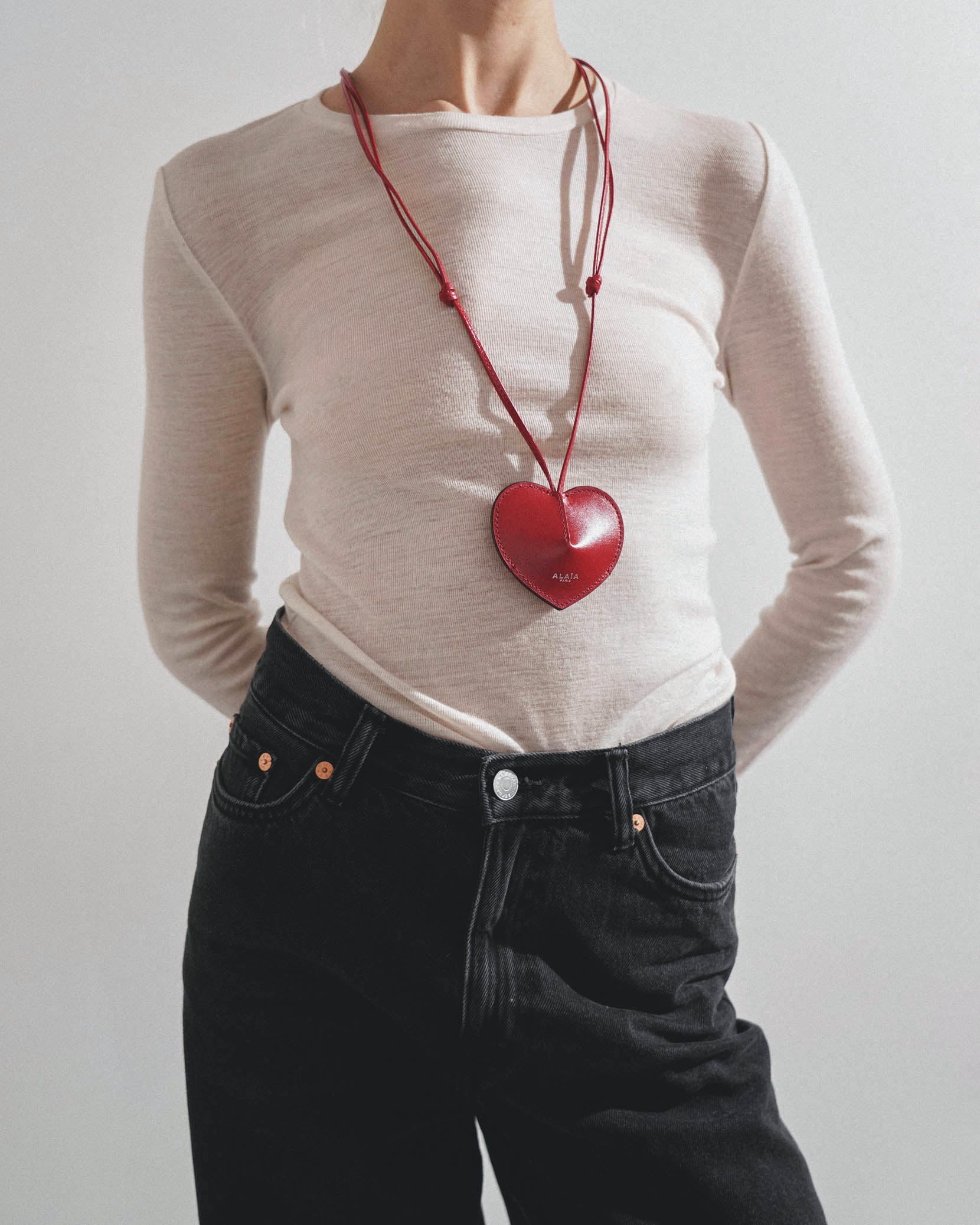 Le Coeur Cloche red leather
