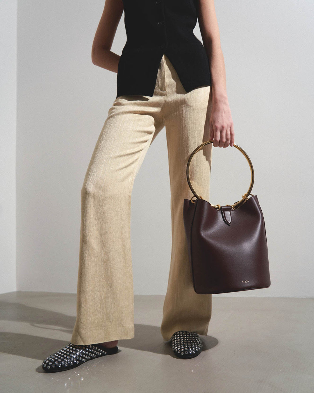 Alaïa | Ring brown leather bucket bag | Savannahs
