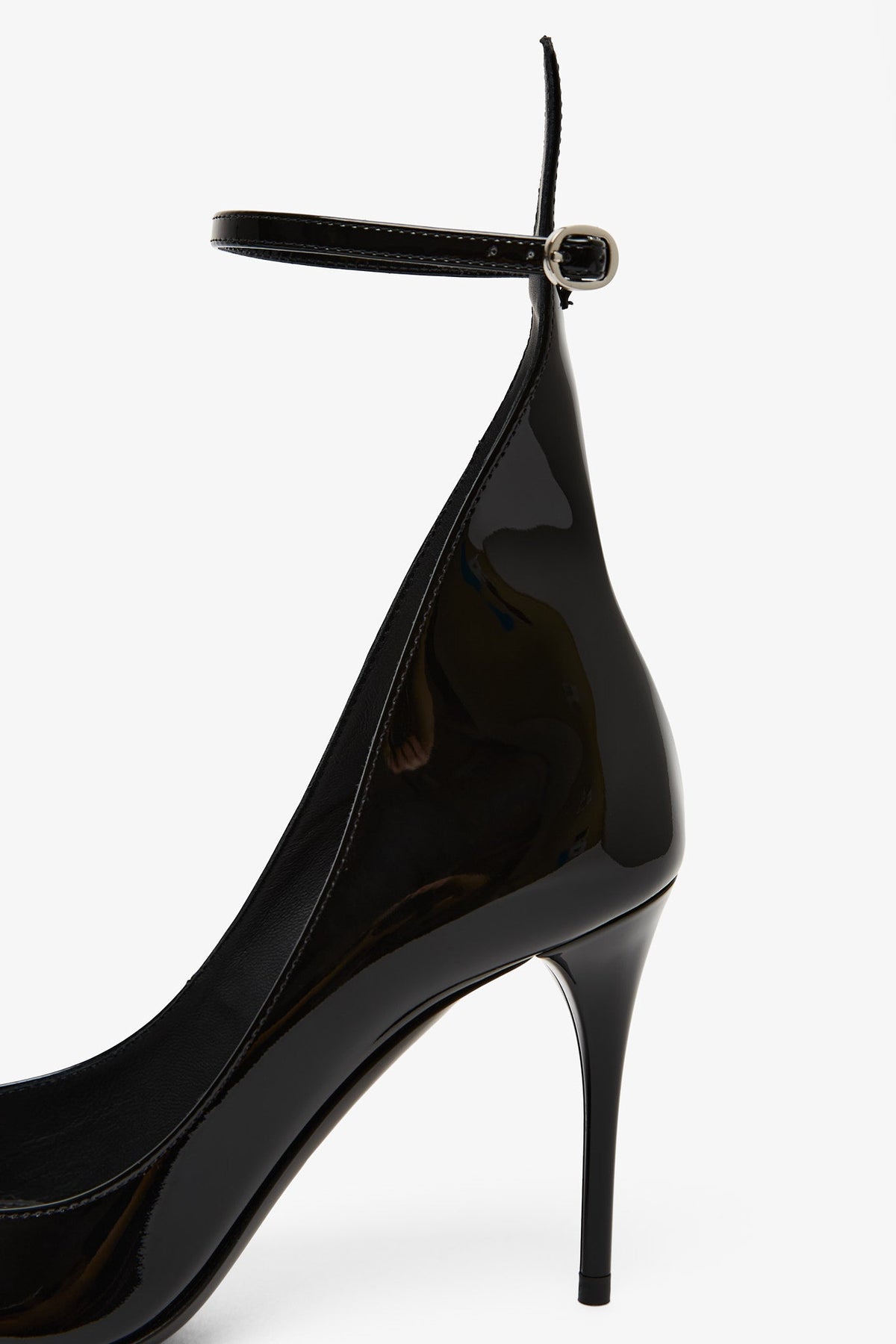 Shop Alaïa Pumps 90 Black Patent Pumps