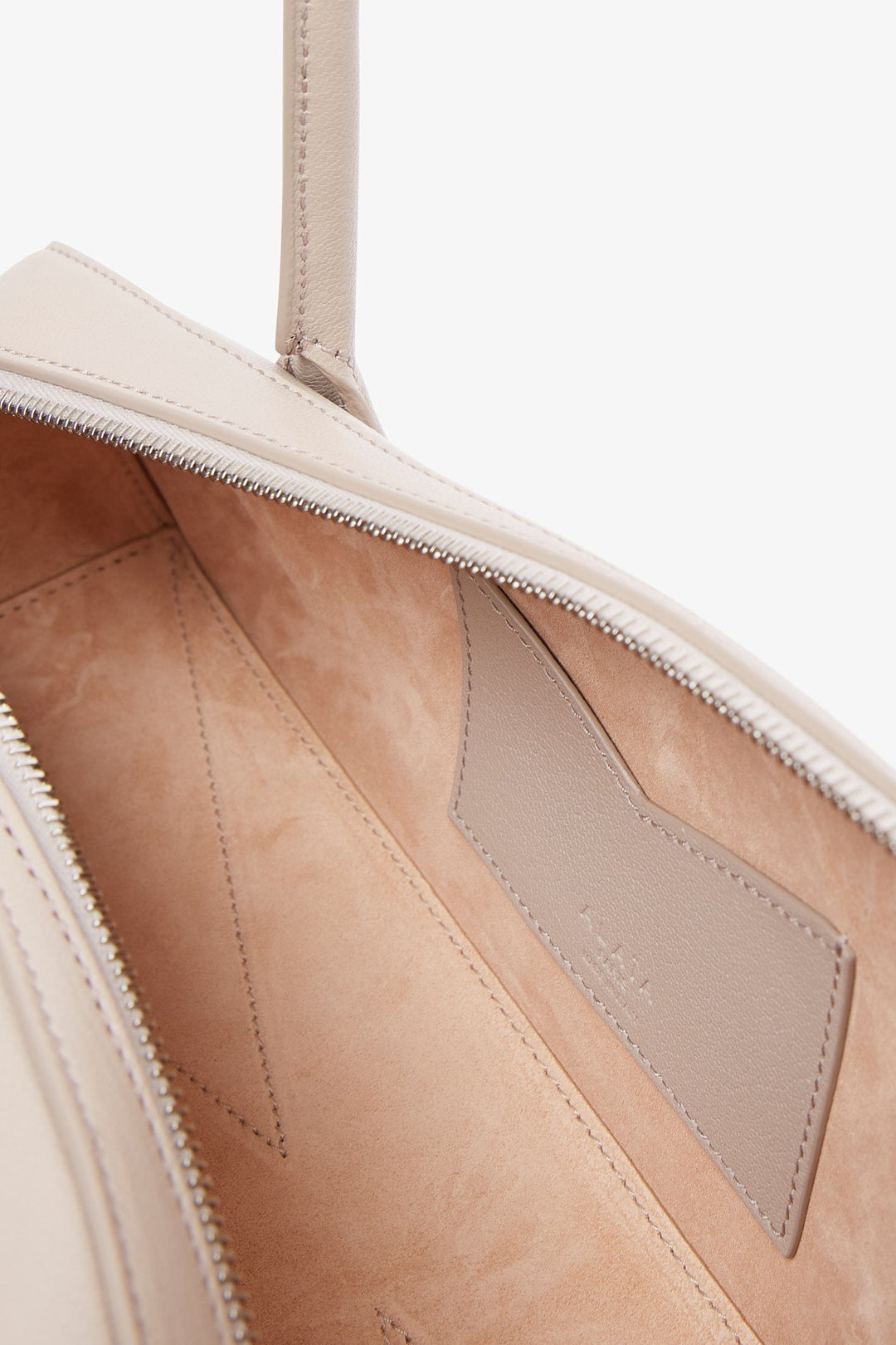 Alaïa | Le Teckel medium greige leather bag | Savannahs Alaïa | Le Teckel medium greige leather bag | Savannahs