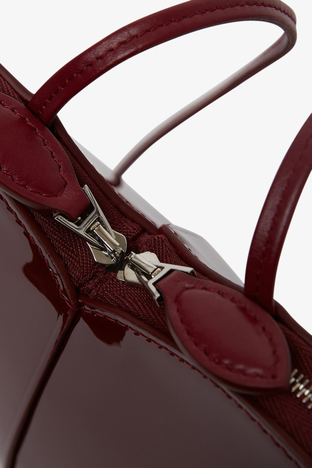 【ALAIA】Le Coeur patent-leather bag ショルダーバッグ ALAÏA Red Heart Bag in Patent Leather | LE CŒUR | ALAÏA US