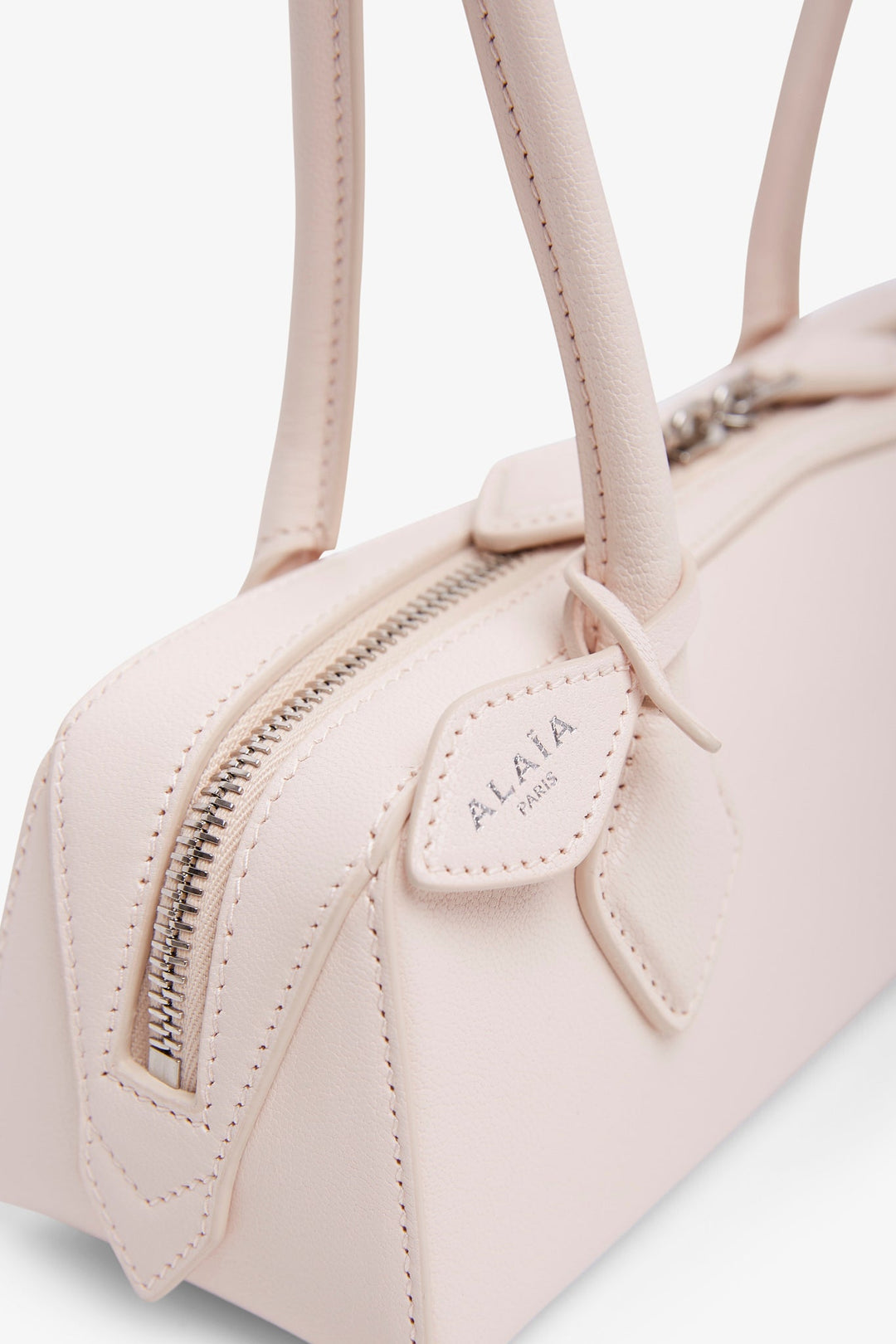 ALAIA(アライア) LE TECKEL レザースモールバッグ Light Pink Alaïa | Le Teckel Small light pink bag | Savannahs