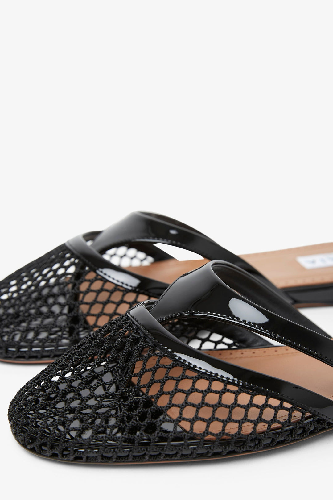 夏の装い★ALAIA Black mesh flat Mules 17990563lx_999_f.jpg?impolicy=