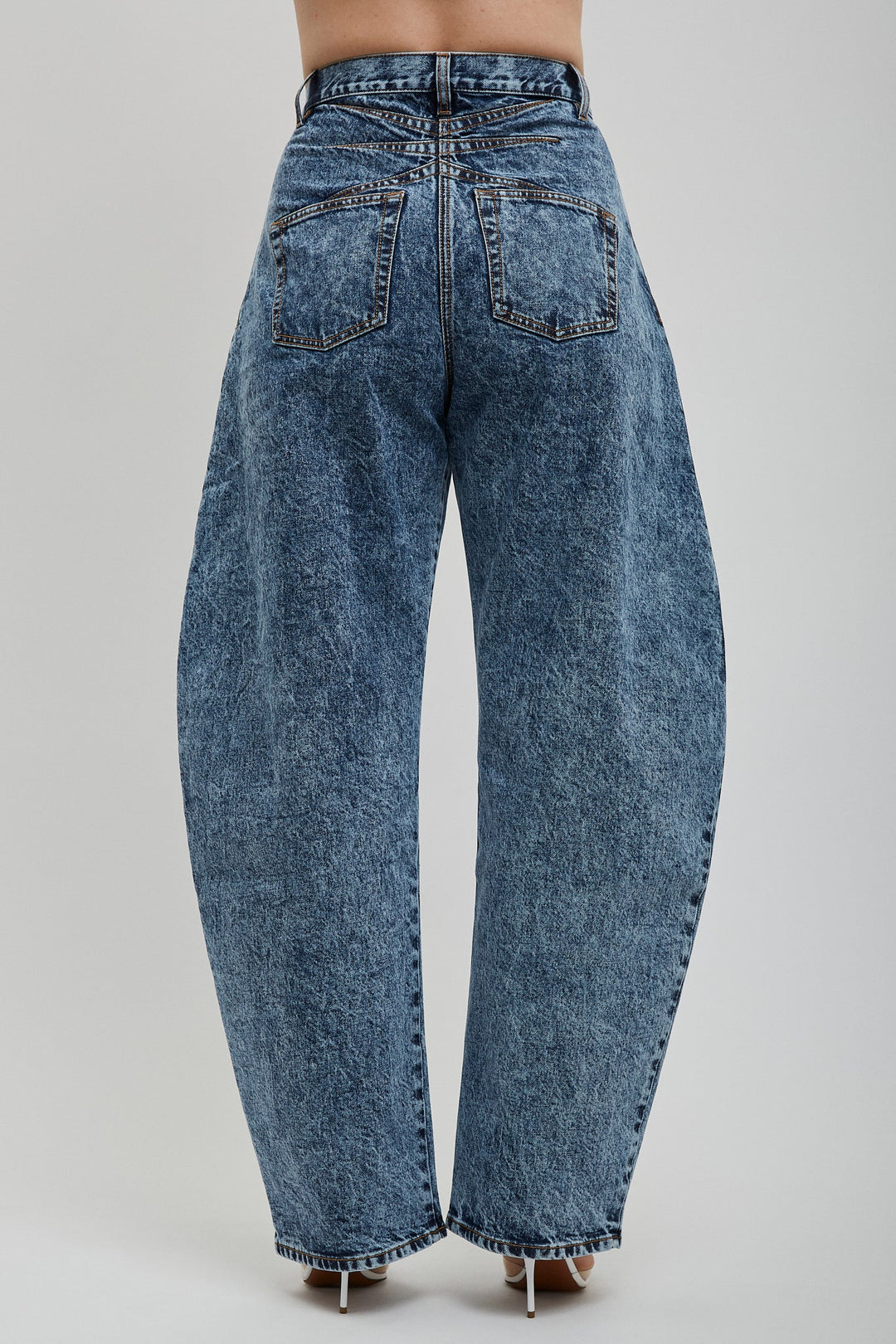 ★新作★ALAIA アライア Round denim trousers AA9P0176T535A ALAÏA High Waisted Round Jeans in Denim | ALAÏA US
