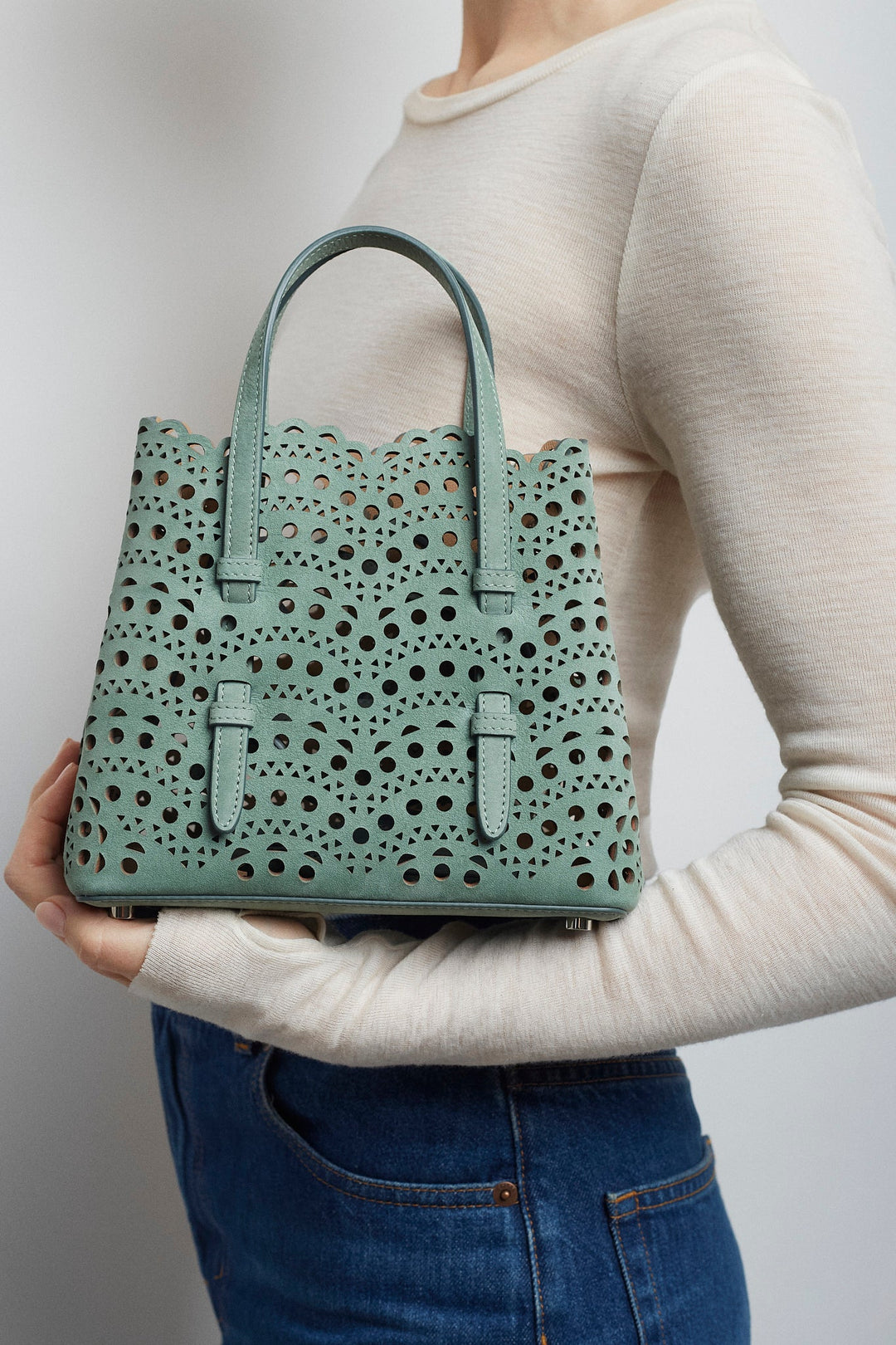 上品な存在感☆ ALAIA Mina 20 vienne vague green tote bag Alaïa | Mina 20 vienne vague green tote bag | Savannahs
