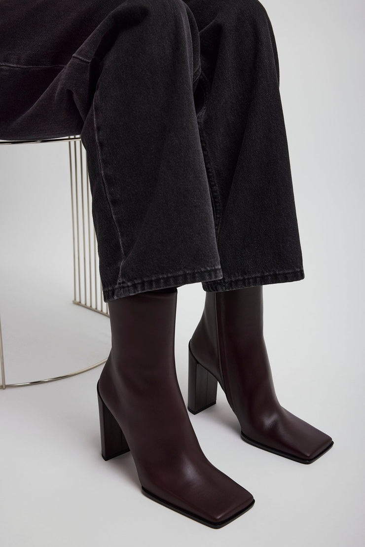 Square 90 brown ankle boots