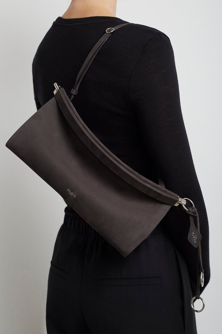 Le Click east west medium grey bag