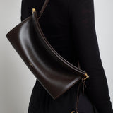 Le Click east west medium brown bag