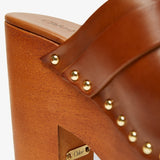 Jeannette tan clogs