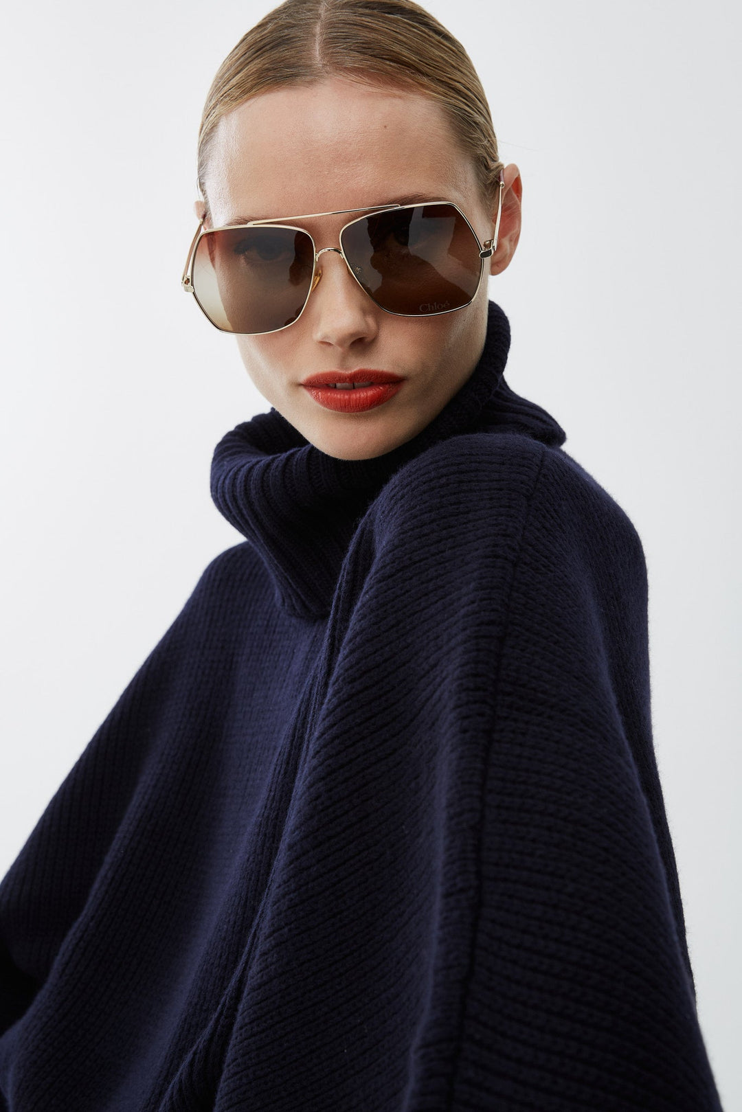 Chloé | Short dark blue turtleneck cape | Savannahs