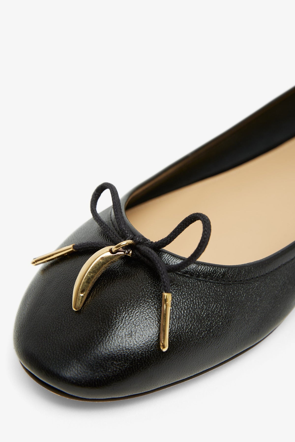 Shop Chloé Iris Black Leather Ballerinas