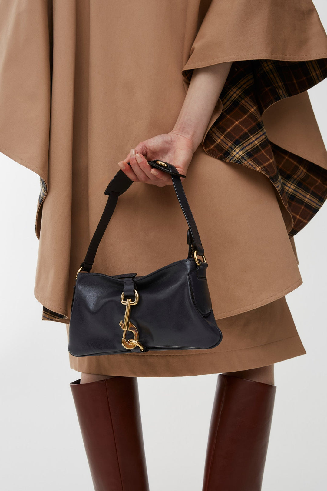 Chloé | Kerala 25 black shoulder bag | Savannahs
