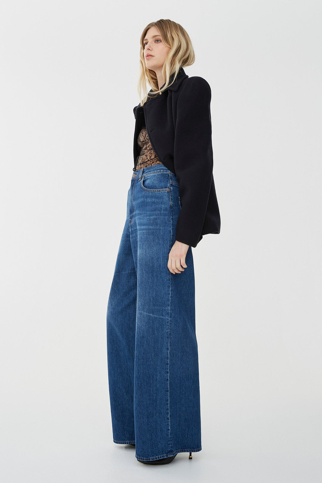 デニム・ジーパン Chloe SS25 Straight jeans (CH25SPA12365 107) Chloé Jeans for Women SS25 | GIGLIO.COM