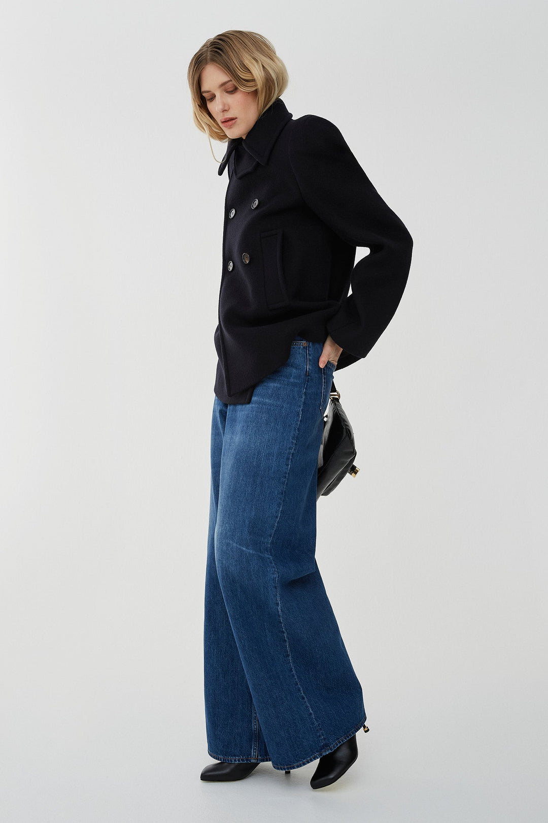 コート Chloe Short Oversize Wool Coat Chloé Oversized Short Coat In Wool in Worn brown | Chloé US