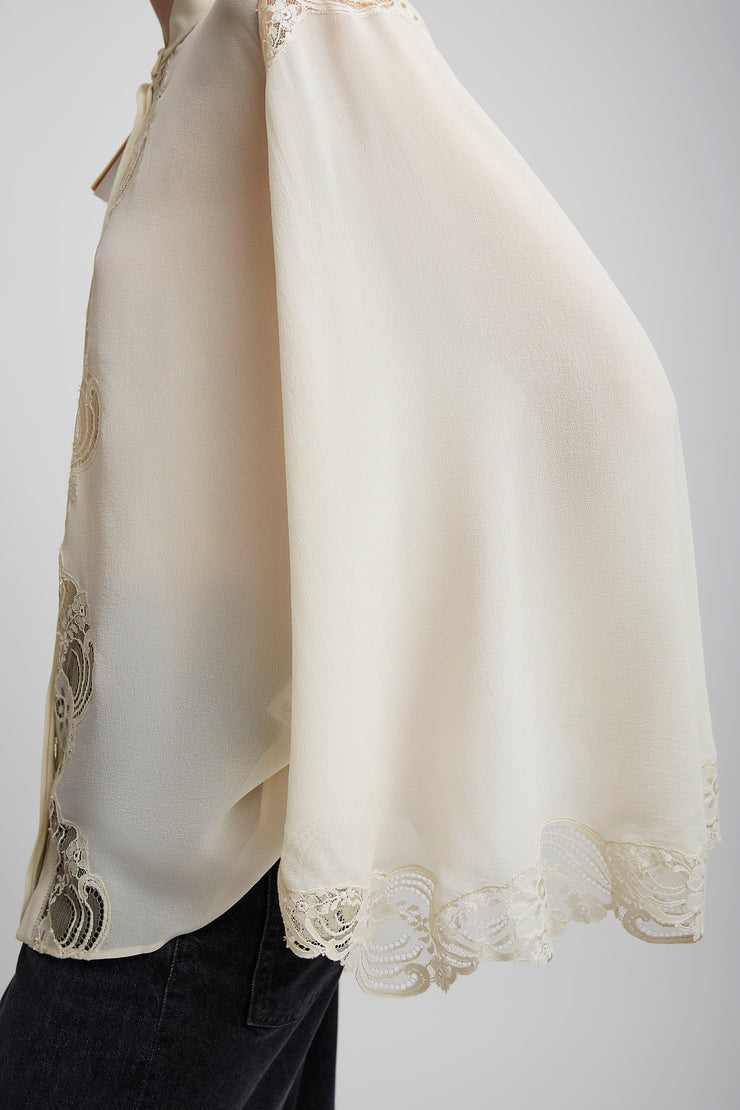 Fluid silk bluse