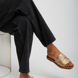 Woody light beige slides