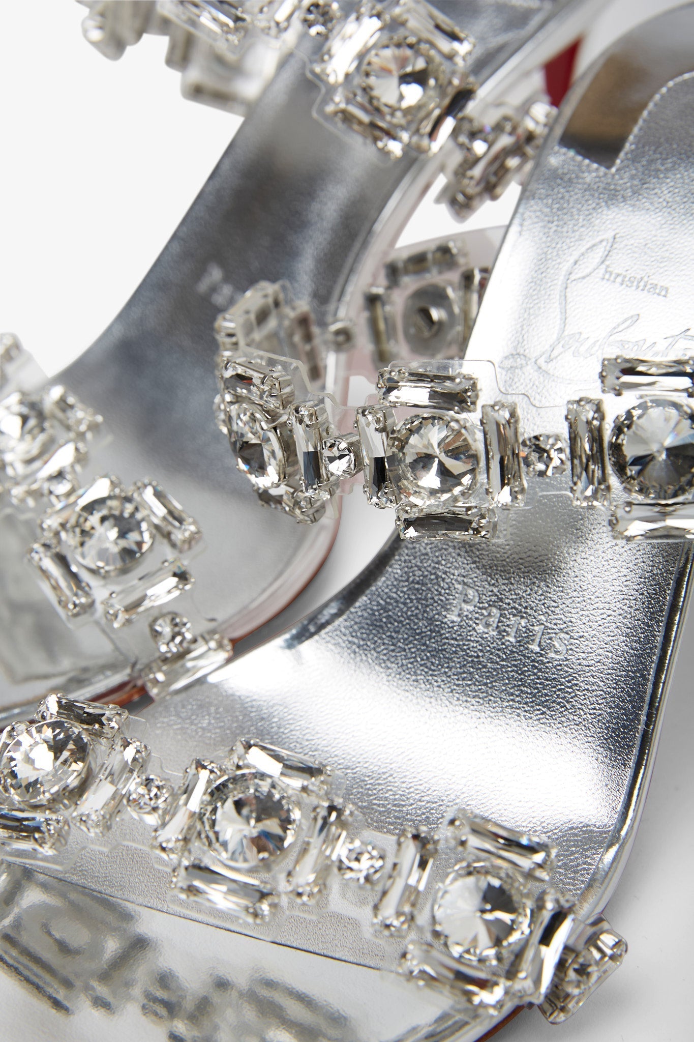 Christian Louboutinシルバーラメビジュー パーティーバッグ Christian Louboutin Silver Crackle Leather Cabata East/West Tote