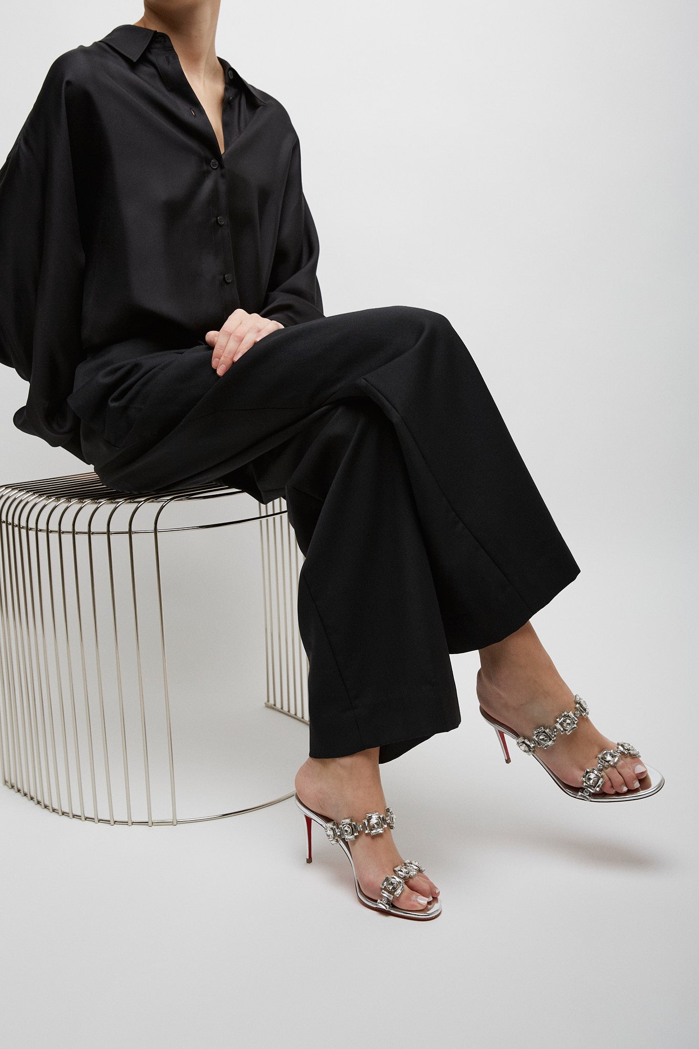 Christian Louboutinシルバーラメビジュー パーティーバッグ Bettina - Clutch - Suede, strass and pearls - Silver - Christian