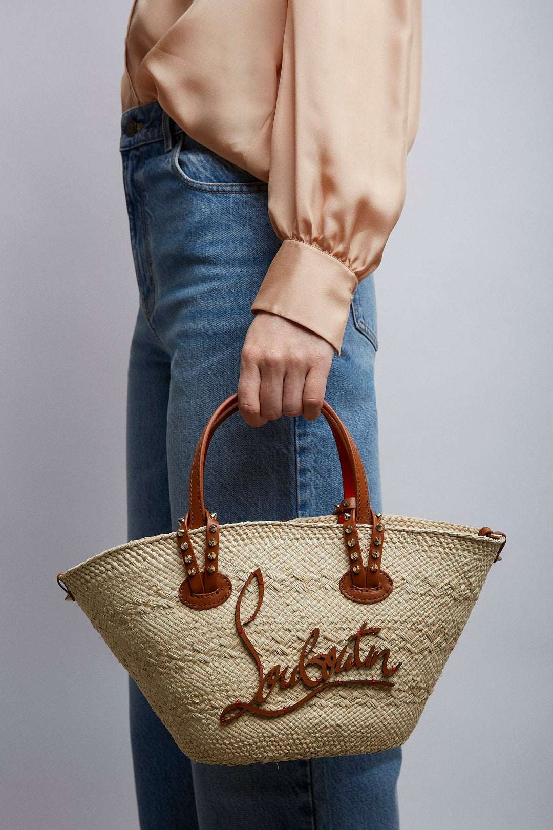 【Christian Louboutin】 Cabata Mini raffia basket bag Cabata Mini raffia basket bag in beige - Christian Louboutin
