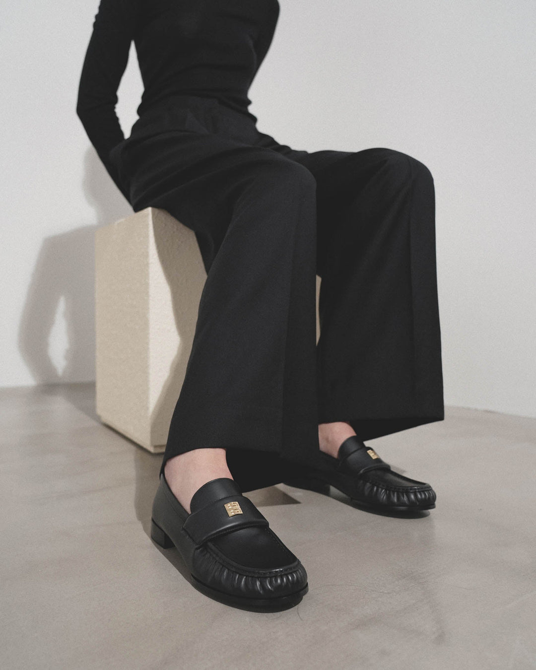 Givenchy | 4G black leather loafers | Savannahs