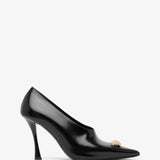 Show 95 black ring pumps