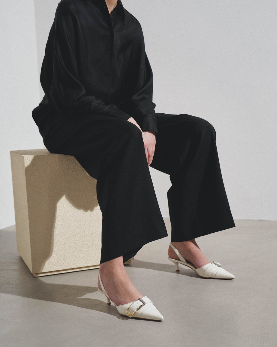 Givenchy | Voyou white slingbacks | Savannahs