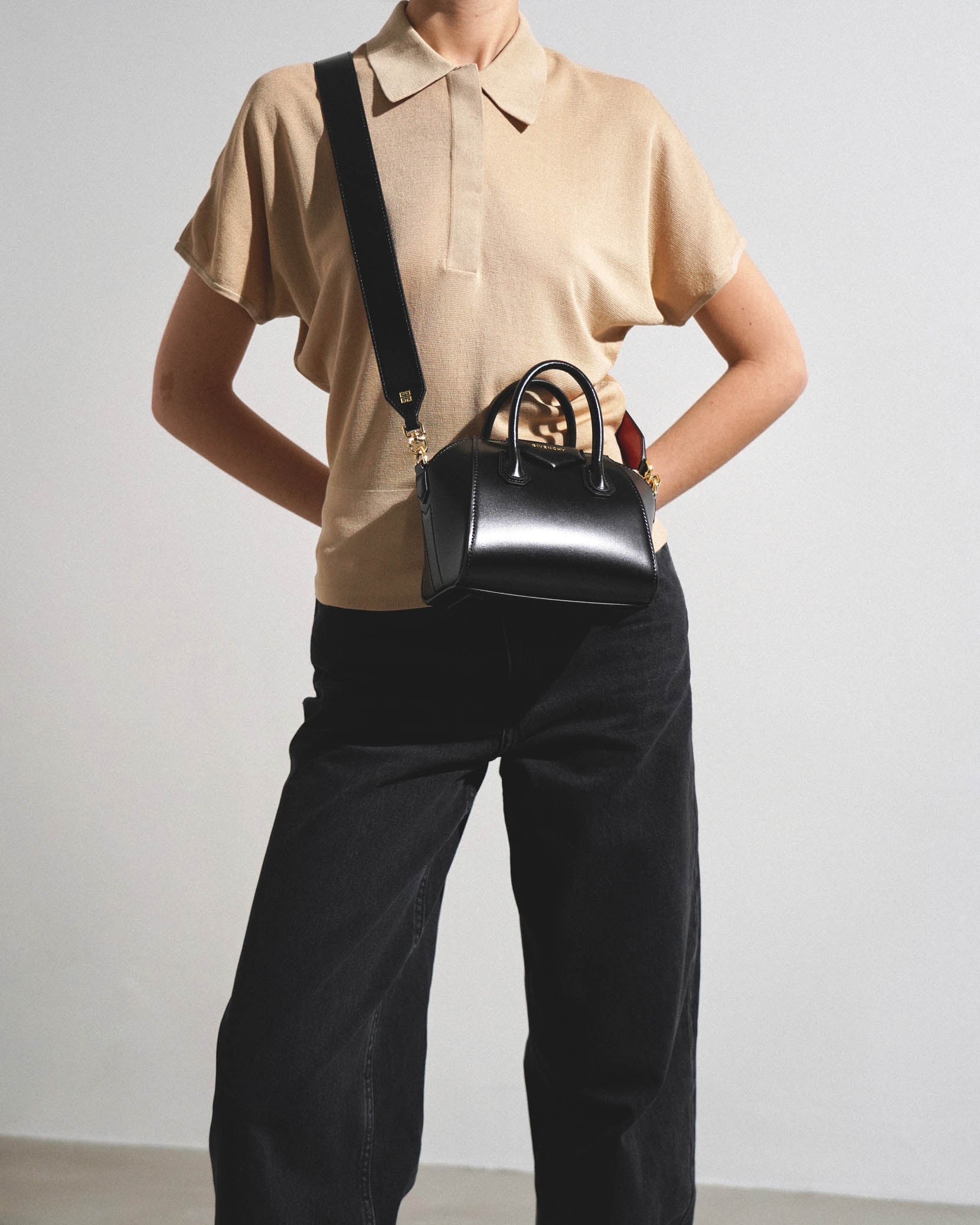 Givenchy | Antigona toy black bag | Savannahs