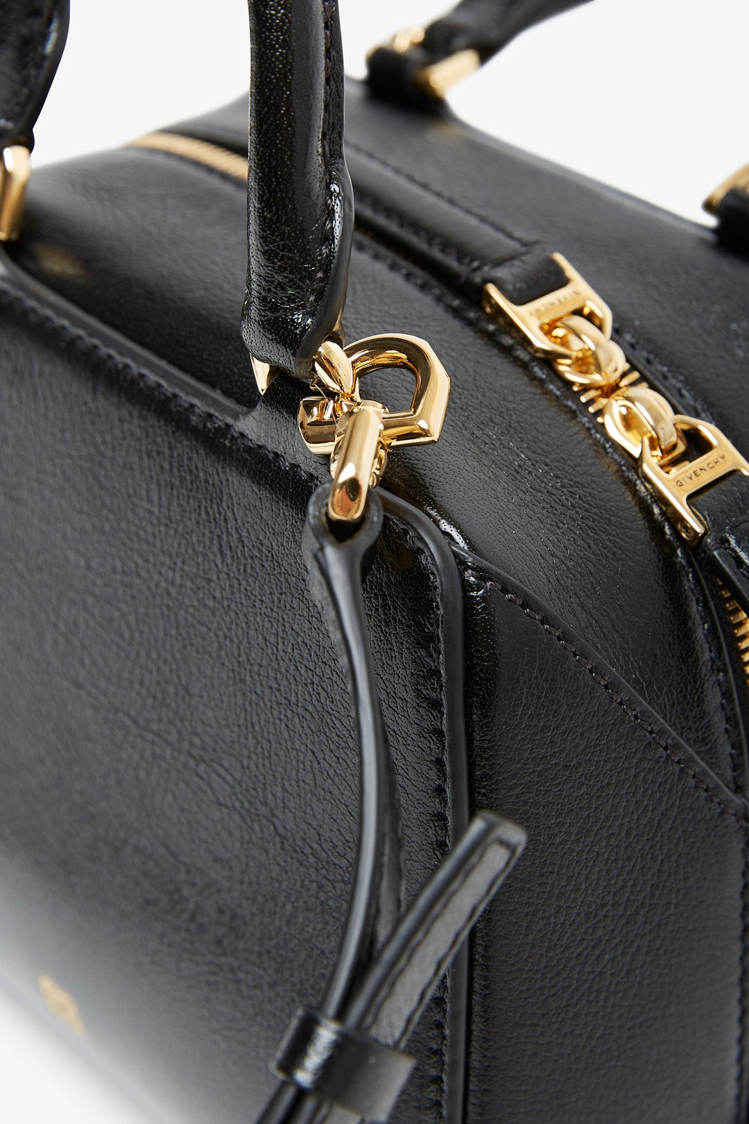 【SALE】アンティゴナ キューブ ナノ Givenchy | Antigona Cube nano black bag | Savannahs
