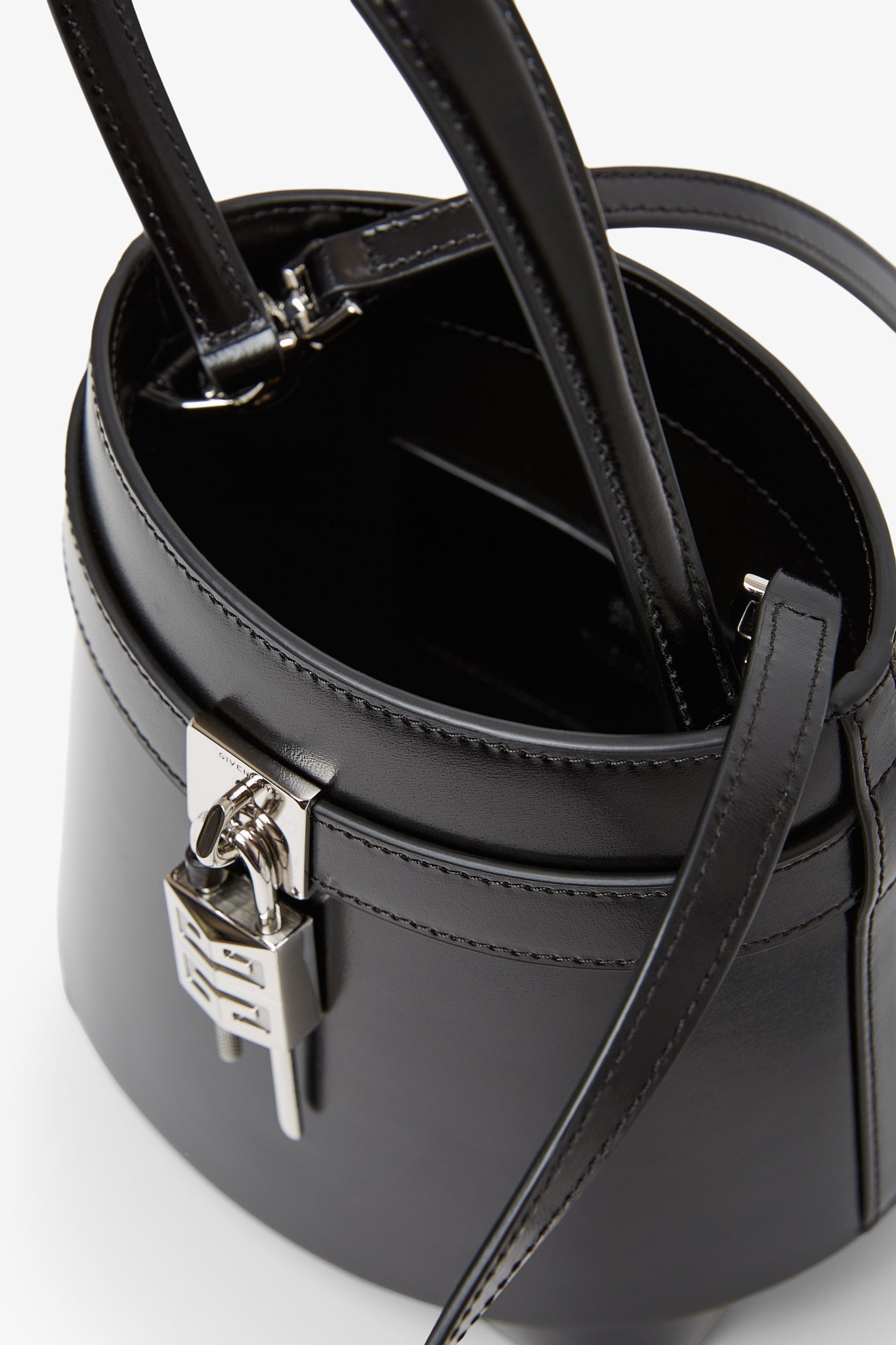 Givenchy | Shark lock black bucket bag | Savannahs