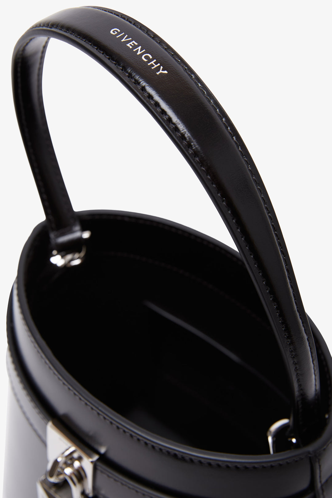 【GIVENCHY】シャークロック バケット バッグ ブラック Givenchy | Shark lock black bucket bag | Savannahs