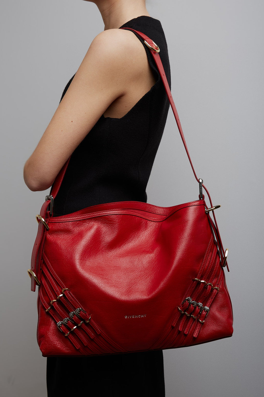 【関税込み】GIVENCHY MEDIUM VOYOU PAINTED LEATHER BAG Givenchy Medium Voyou Bag in Leather | Saks Fifth Avenue