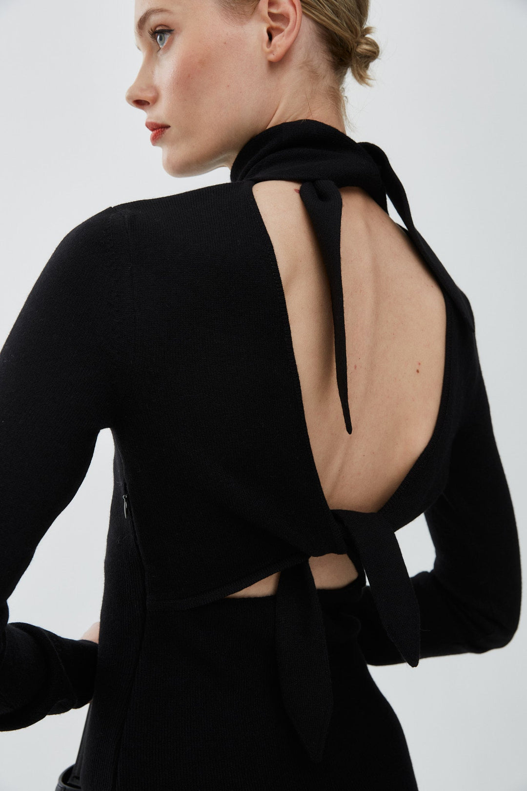 ワンピース GIVENCHY SS25 Black stretch cotton dress (BW22CM3YQS 001) Givenchy | Open back black dress | Savannahs