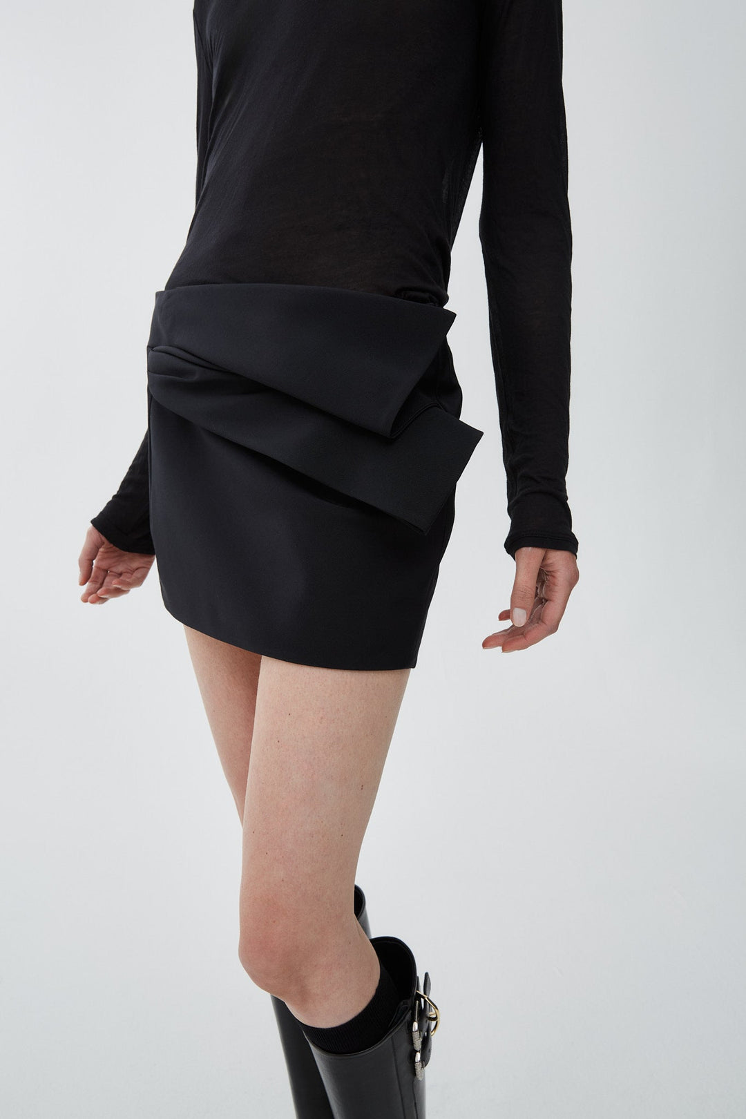 【送料&関税込】Givenchy Voyou Black Mini-skirt Givenchy | Bow black mini skirt | Savannahs