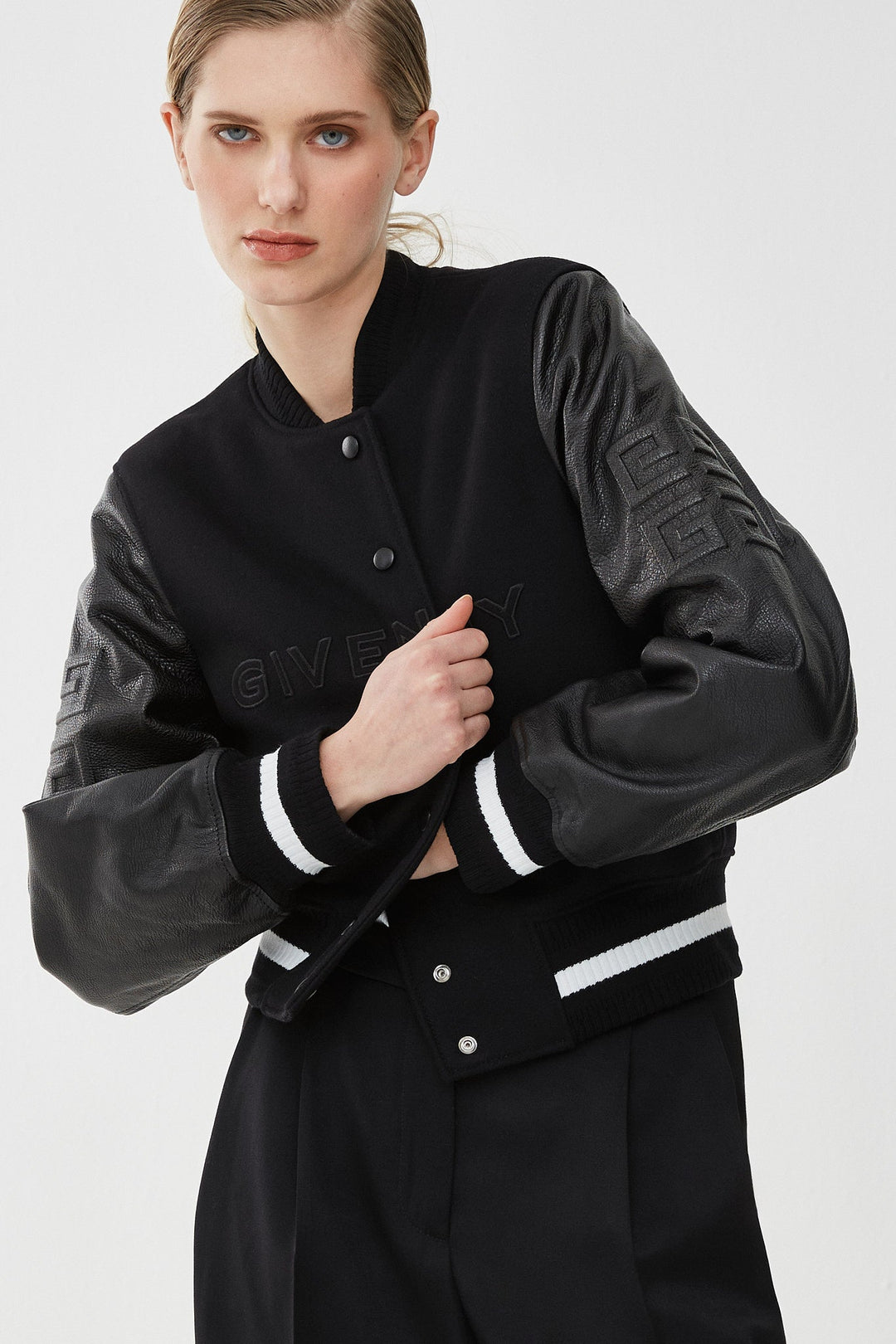 ブルゾン GIVENCHY Black wool blend bomber jacket (BW00N0611N 004) Wool bomber jacket GIVENCHY BW00N0611N 004 - Ancote