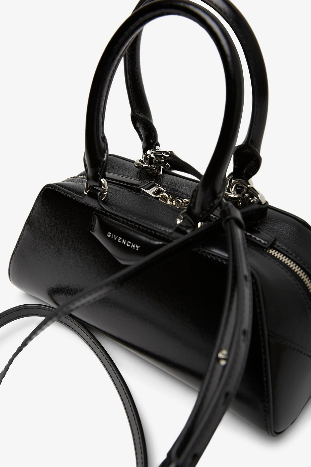Givenchy | Antigona east west black mini bag | Savannahs