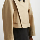 Short beige zipped jacket