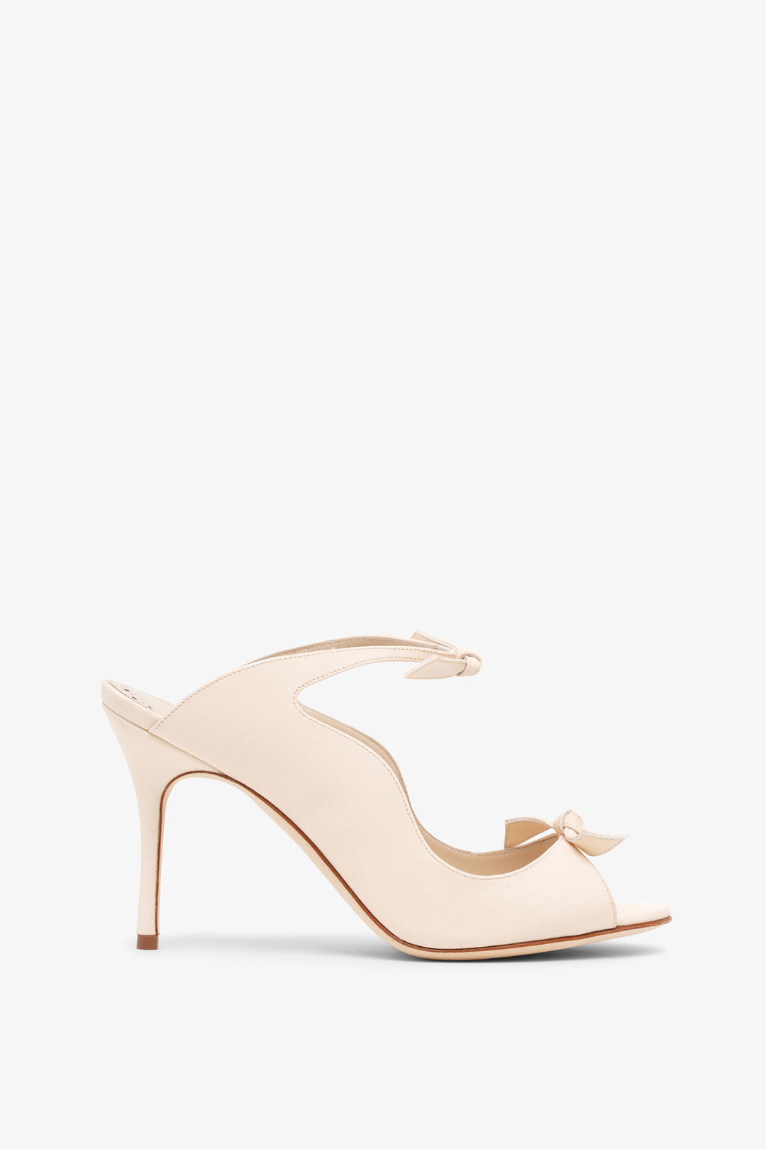 セール！関税込[MANOLO BLAHNIK] Fiocchetti 90 サンダル リボン Manolo Blahnik | Fiocchetti 90 off white sandals | Savannahs