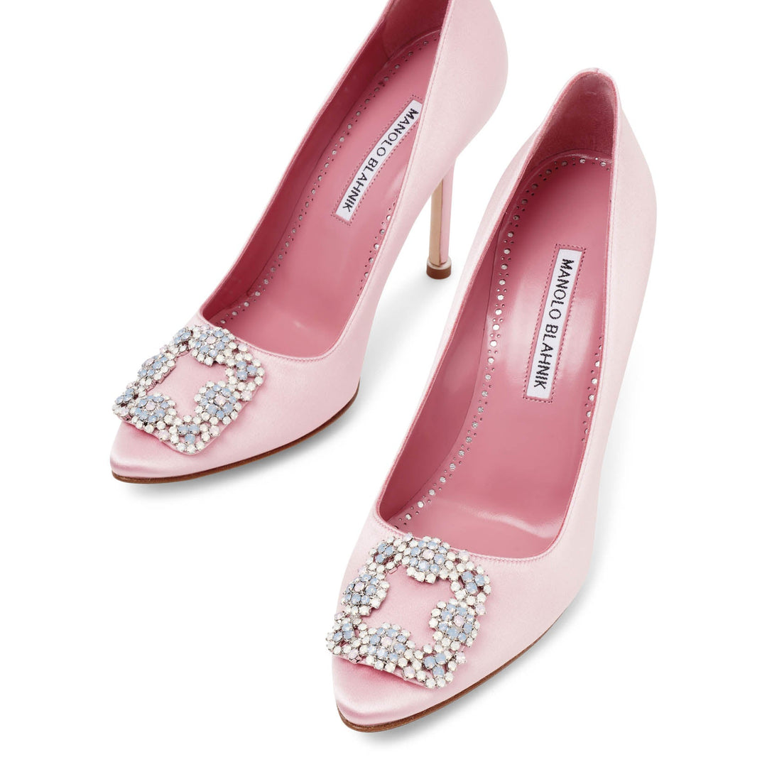 Manolo Blahnik HANGISI LACE 70 ピンクベージュ Manolo Blahnik | Hangisi 70 blush satin pumps | Savannahs