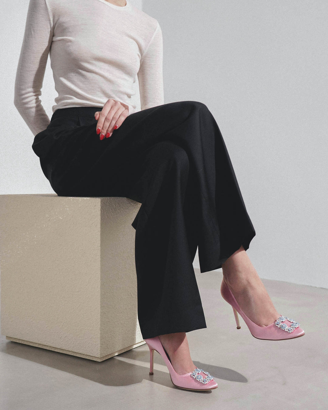Manolo Blahnik | Hangisi 105 light pink satin pumps | Savannahs Manolo Blahnik | Hangisi 105 light pink satin pumps | Savannahs