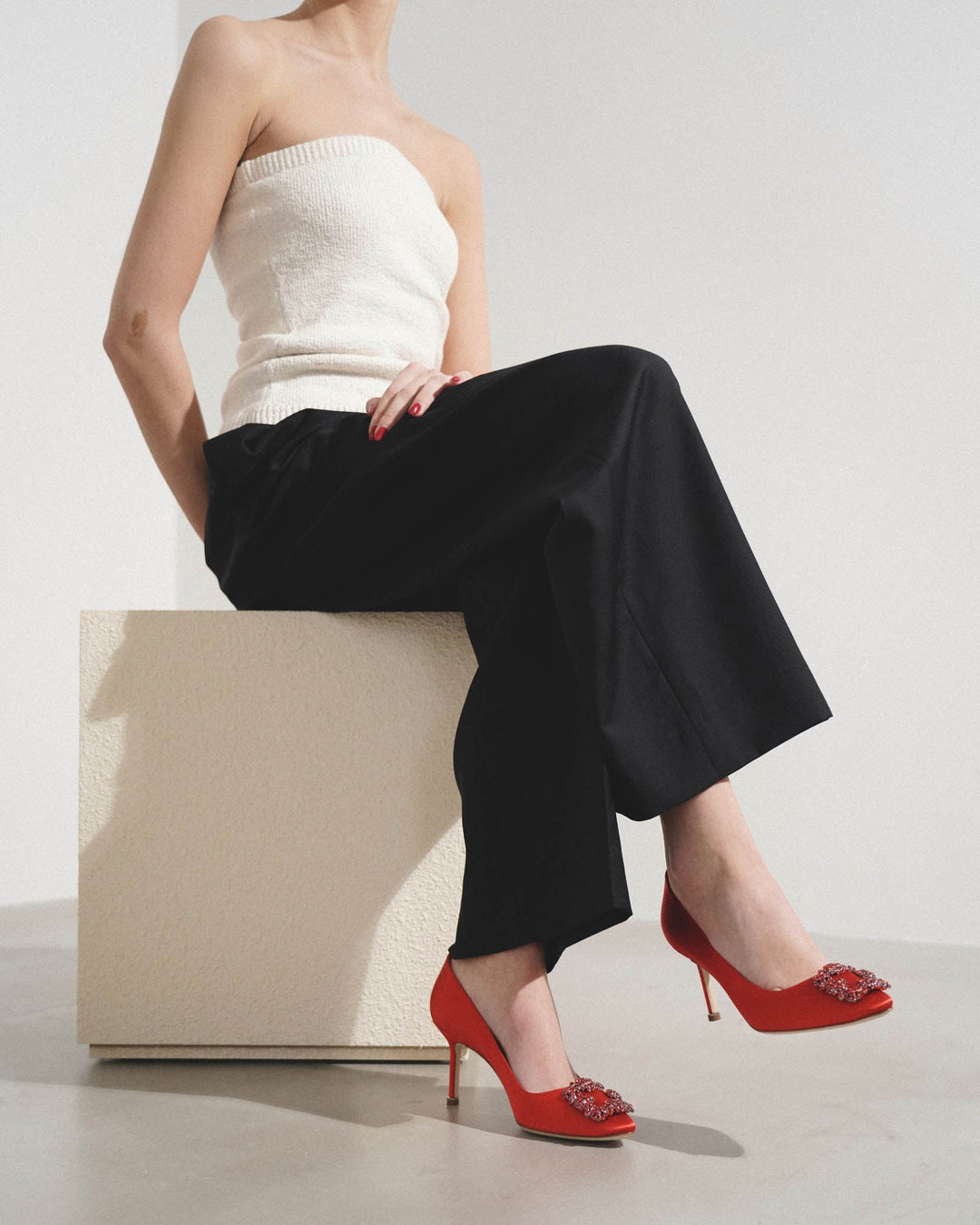 Manolo Blahnik | Hangisi 70 red satin pumps | Savannahs