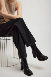 Tug 80 black ankle boots